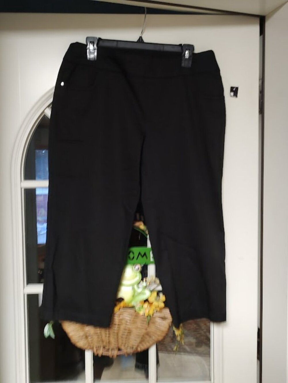 New Architect Black Pull On Capri Pants Size Women's 10